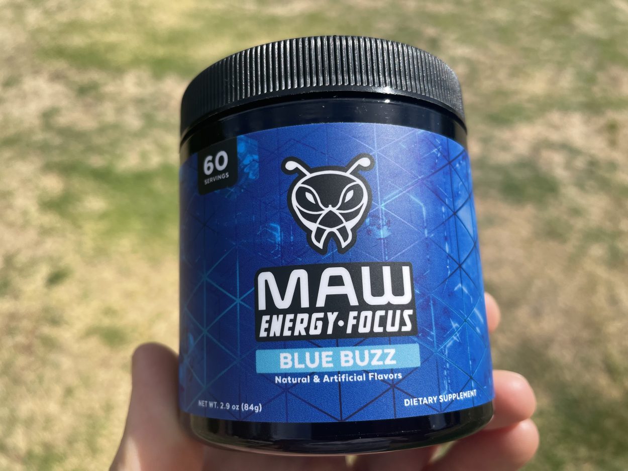 A single tub of Maw Energy Focus Blue Buzz flavor.